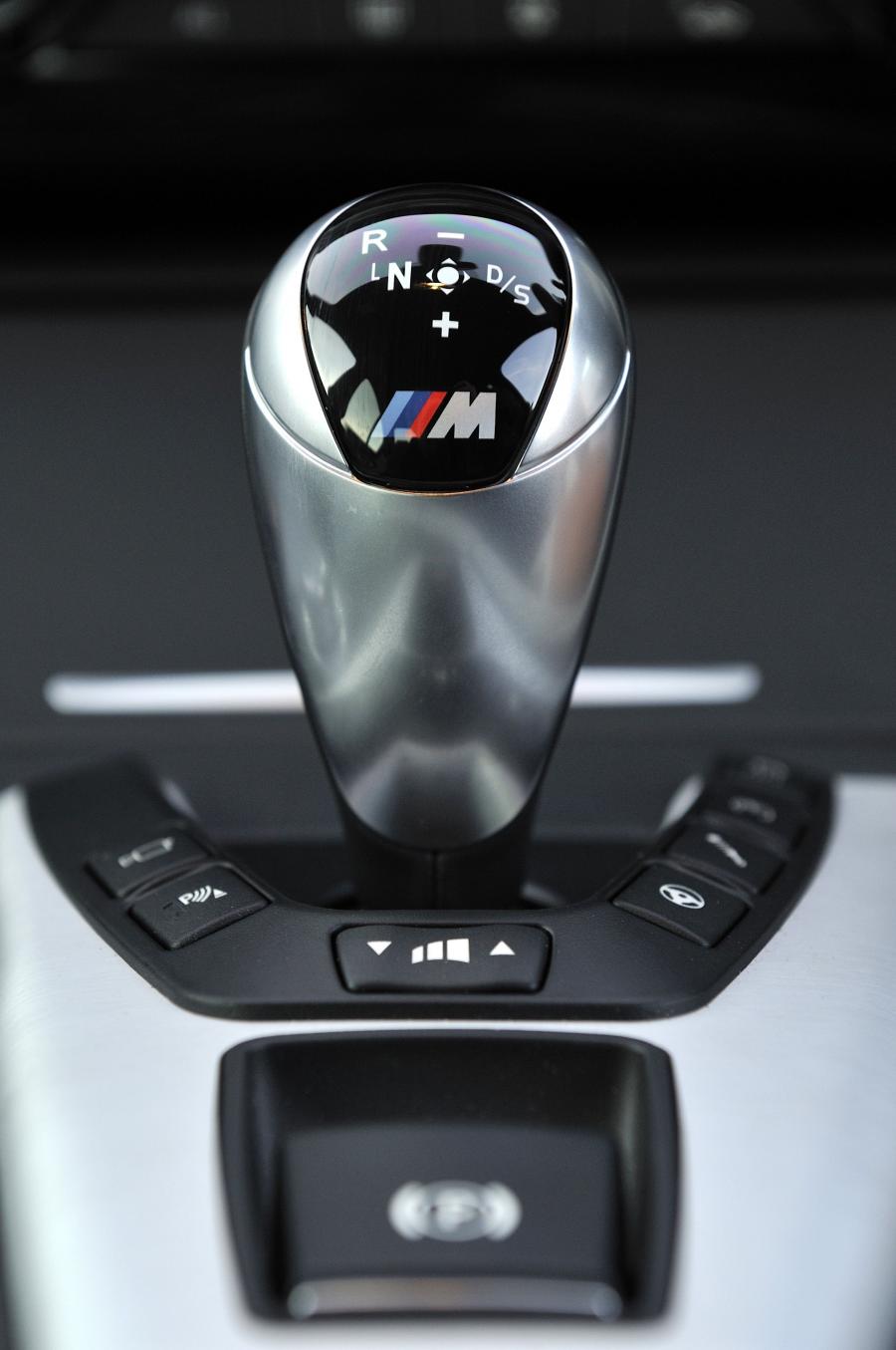  BMW M5 2011 года  (UK) (фото 7 из 36)